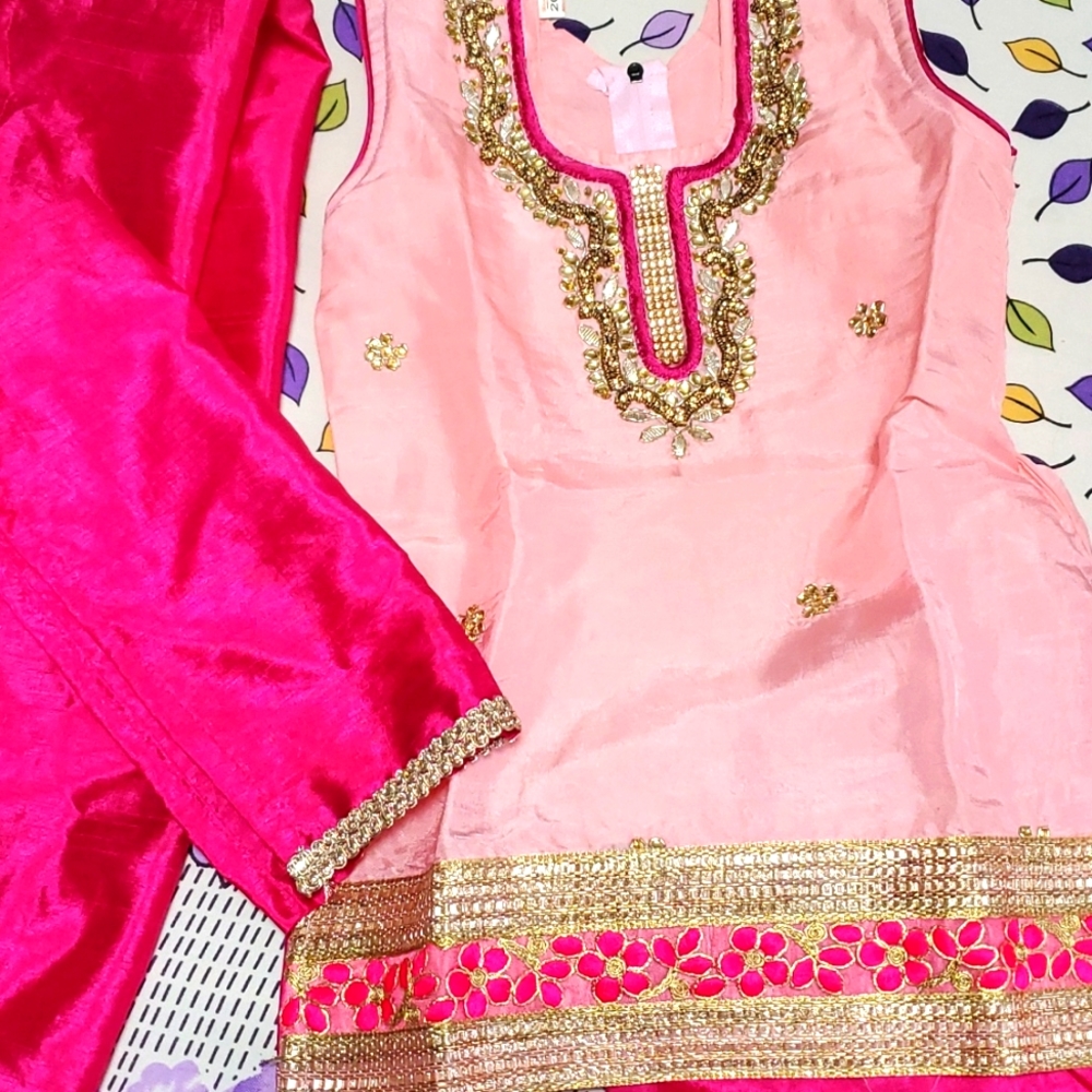 2 to 3 uear kids peach pink color patiala salwar suit beautiful gotta Patti work